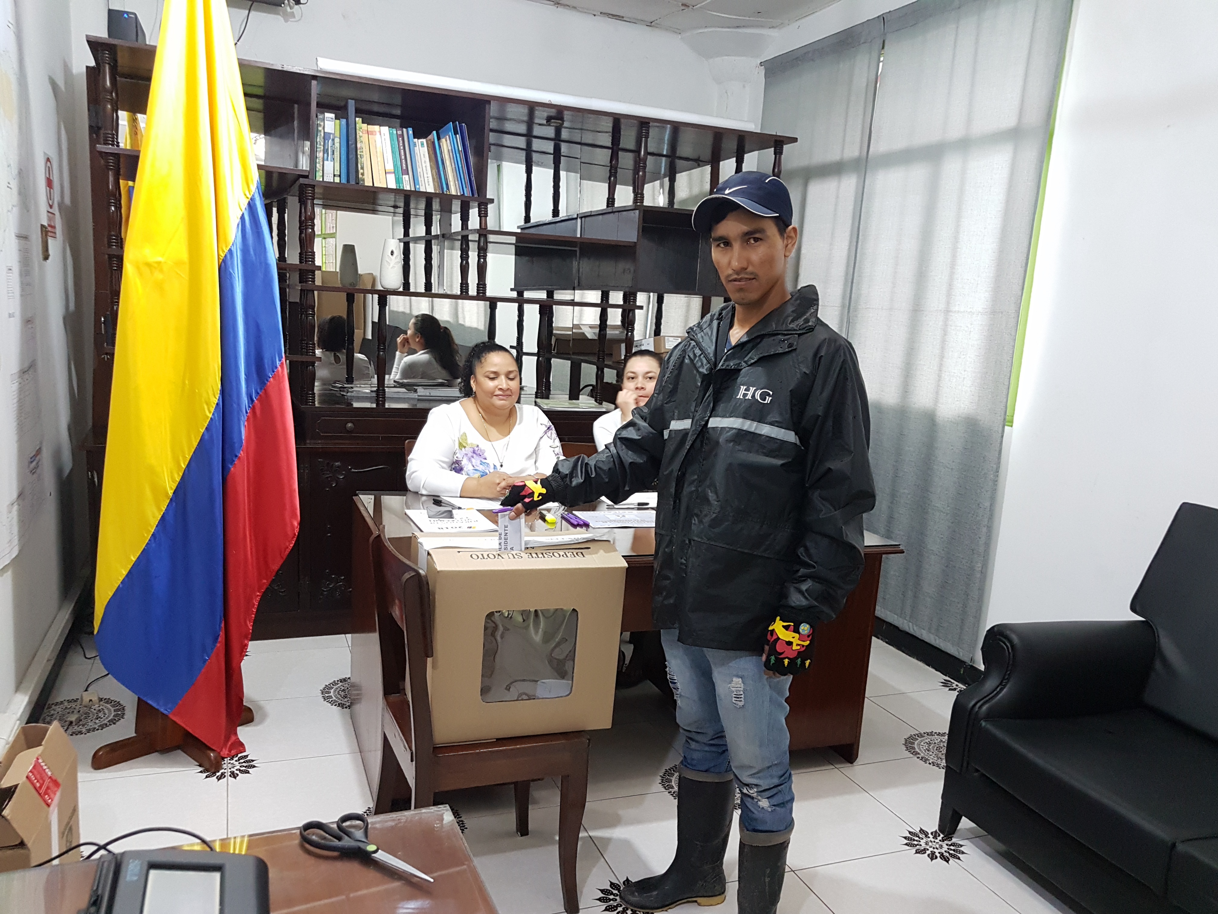 El Consulado de Colombia en Iquitos abrió mesa de votación para elecciones presidenciales 2018